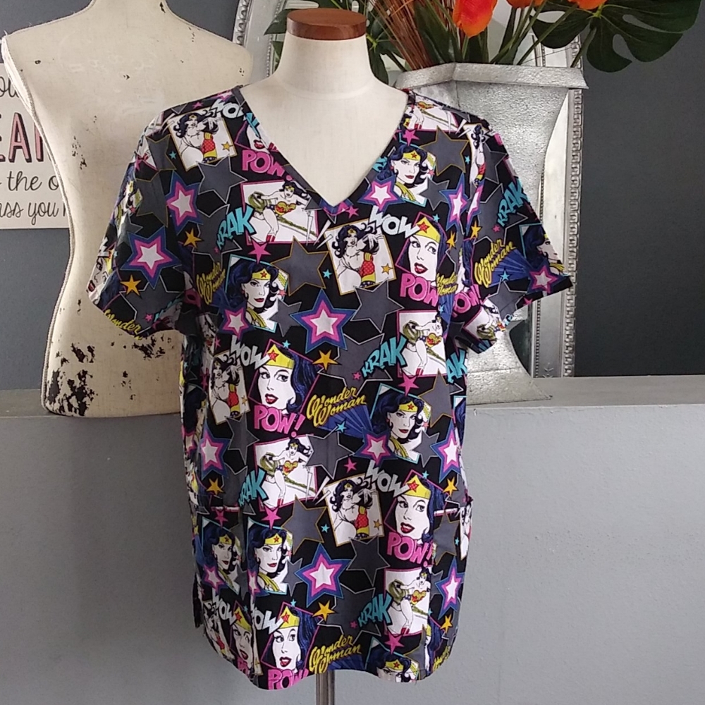 D.C. Comics Wonder Woman Scrub XL